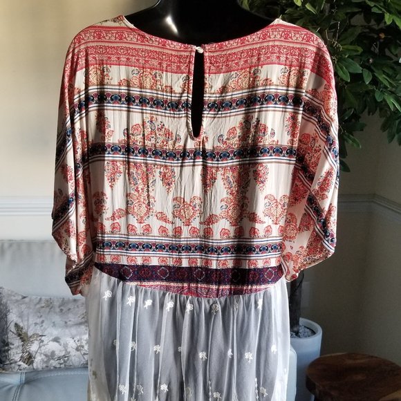 Soieblu Patterned Lace Top - Picture 12 of 16